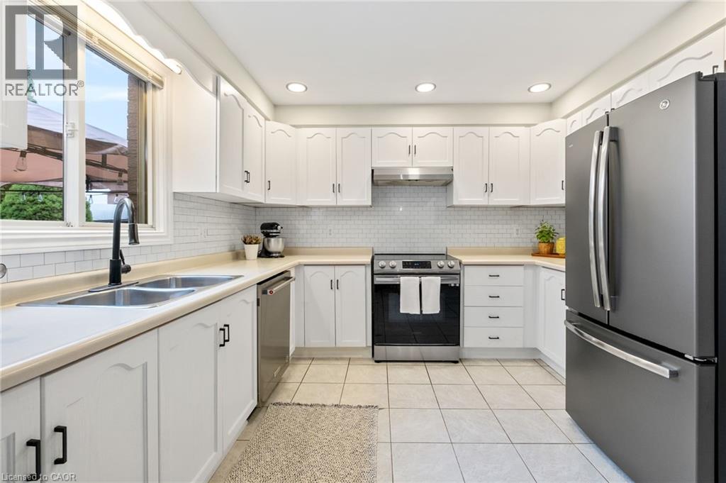 95 Gatestone Drive, Hamilton, Ontario  L8J 2V1 - Photo 17 - 40785233