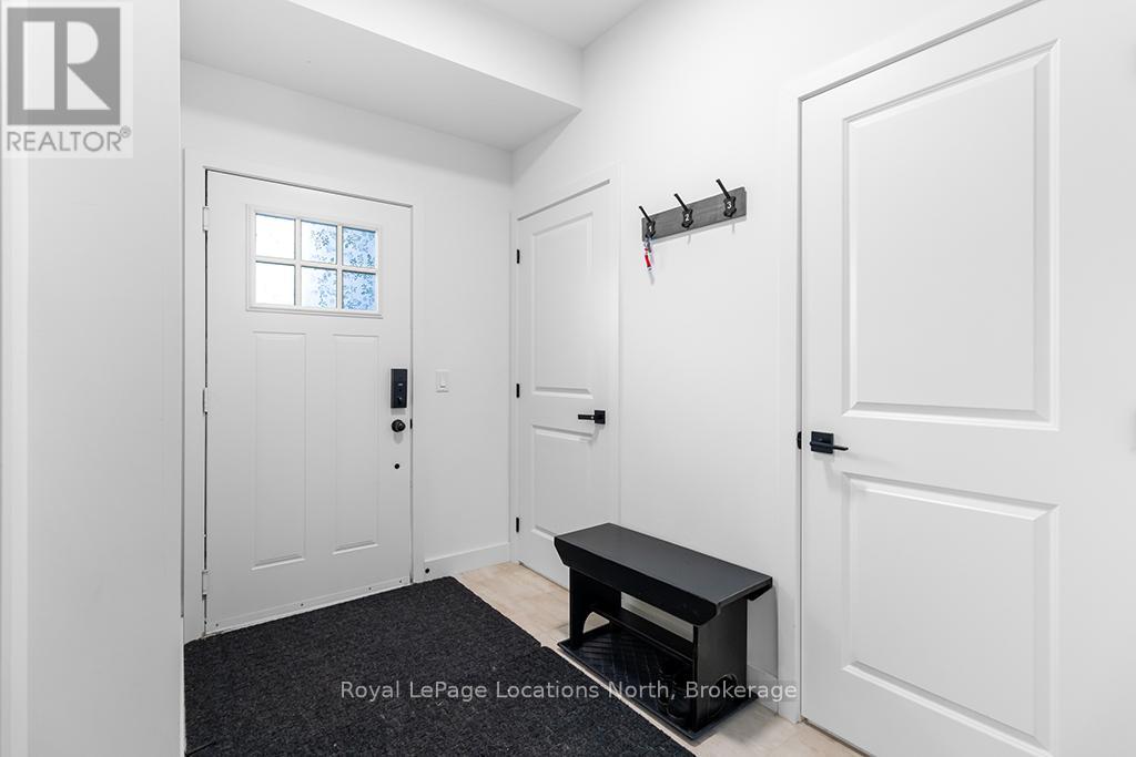 104 - 10 Beausoleil Lane, Blue Mountains, Ontario  L9Y 2X5 - Photo 4 - X12540032