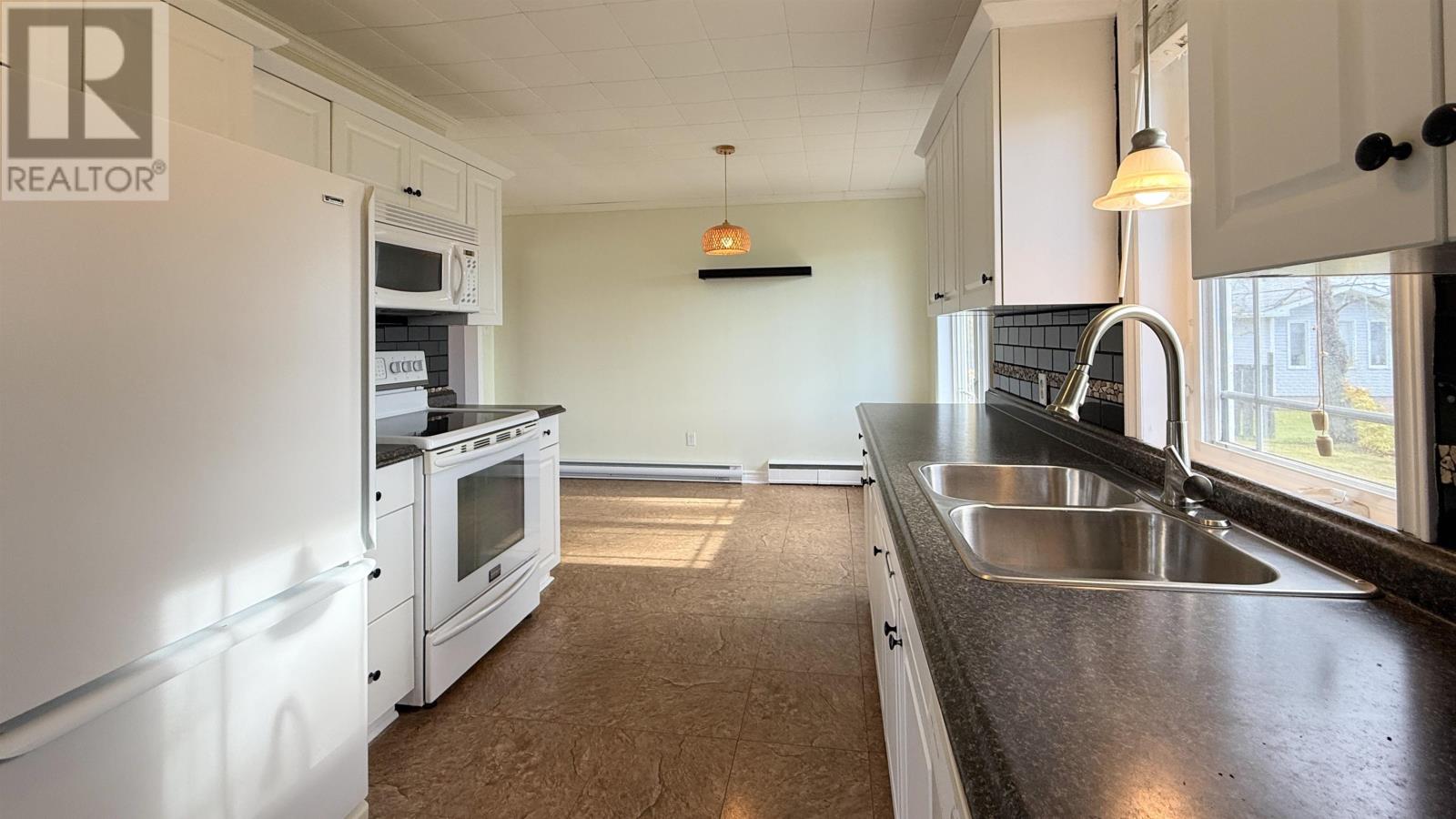 162 Schurman Avenue, Summerside, Prince Edward Island  C1N 2C2 - Photo 13 - 202527809