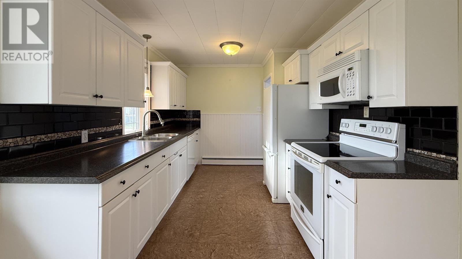 162 Schurman Avenue, Summerside, Prince Edward Island  C1N 2C2 - Photo 14 - 202527809