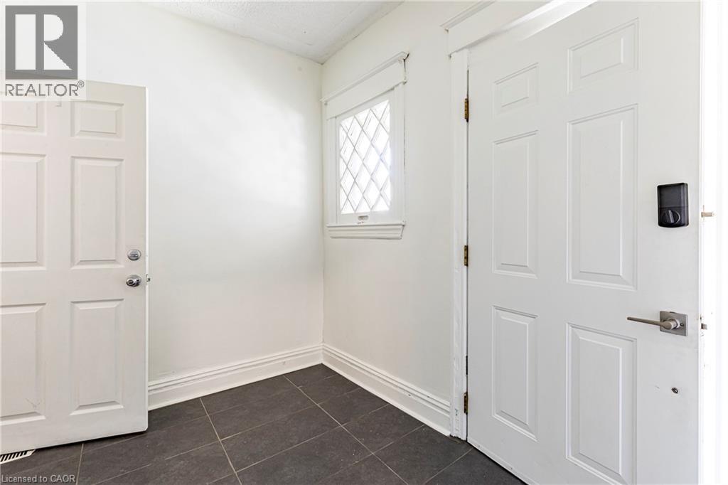 22 Myrtle Avenue, Hamilton, Ontario  L8M 2E9 - Photo 4 - 40751300