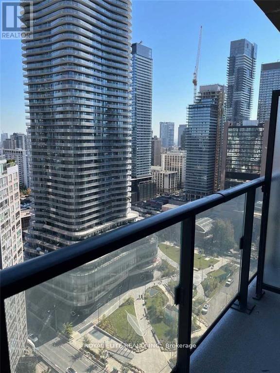 2418 - 955 Bay Street, Toronto, Ontario  M5S 0C6 - Photo 11 - C12540024