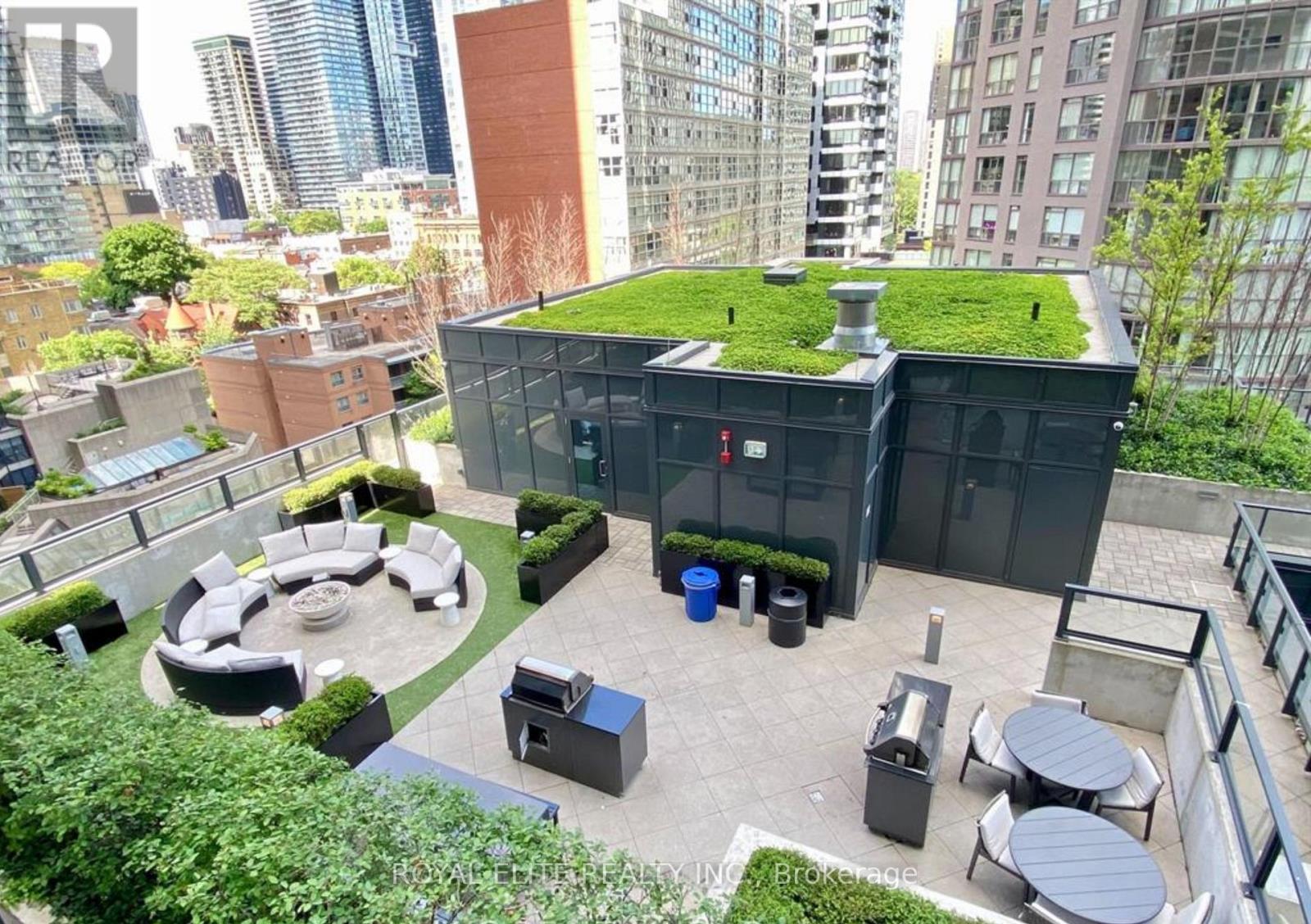 2418 - 955 Bay Street, Toronto, Ontario  M5S 0C6 - Photo 13 - C12540024