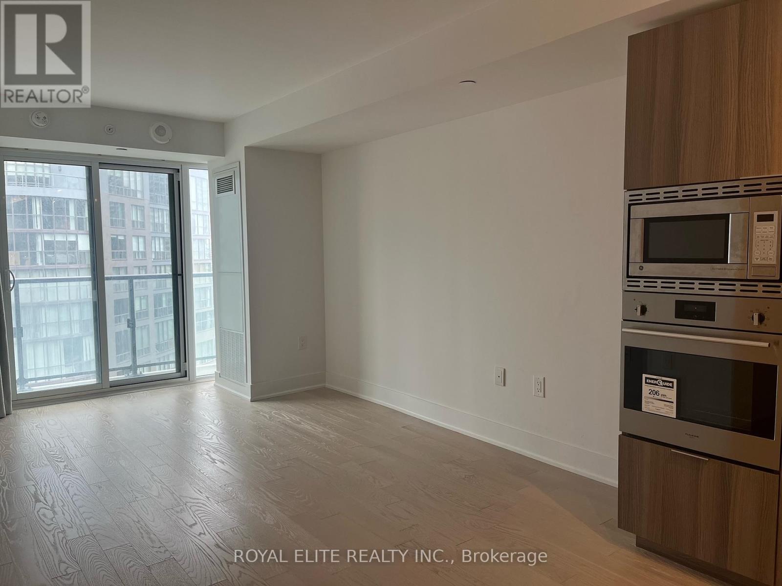 2418 - 955 Bay Street, Toronto, Ontario  M5S 0C6 - Photo 7 - C12540024