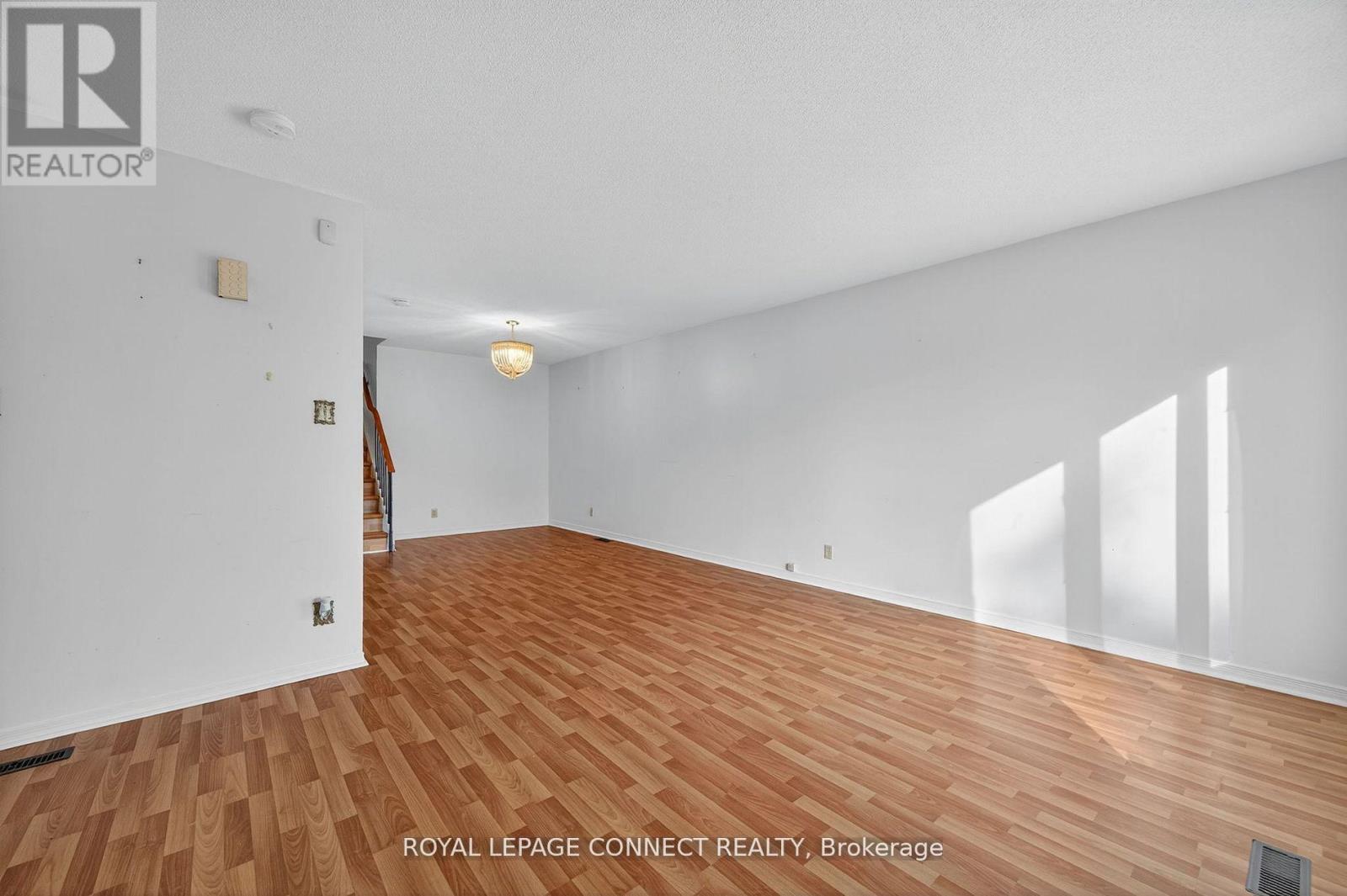 75 Hudson Crescent, Bradford West Gwillimbury, Ontario  L3Z 2K1 - Photo 6 - N12540112