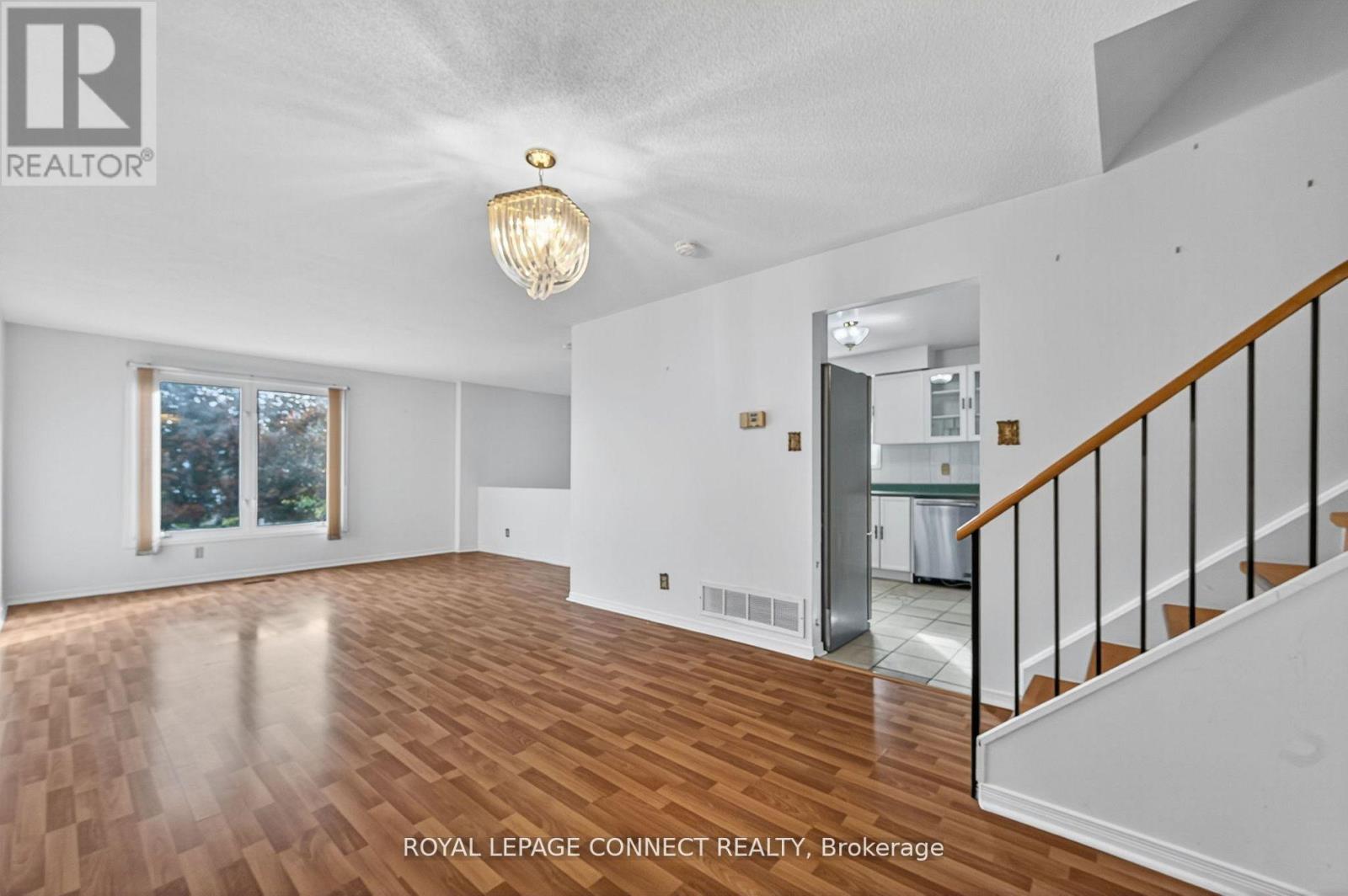 75 Hudson Crescent, Bradford West Gwillimbury, Ontario  L3Z 2K1 - Photo 9 - N12540112