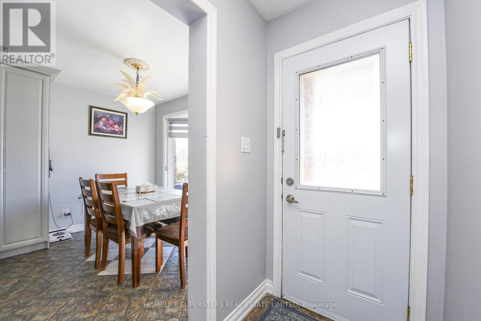 5 Norbert Road, Brampton, Ontario  L6Y 2J9 - Photo 4 - W12540030