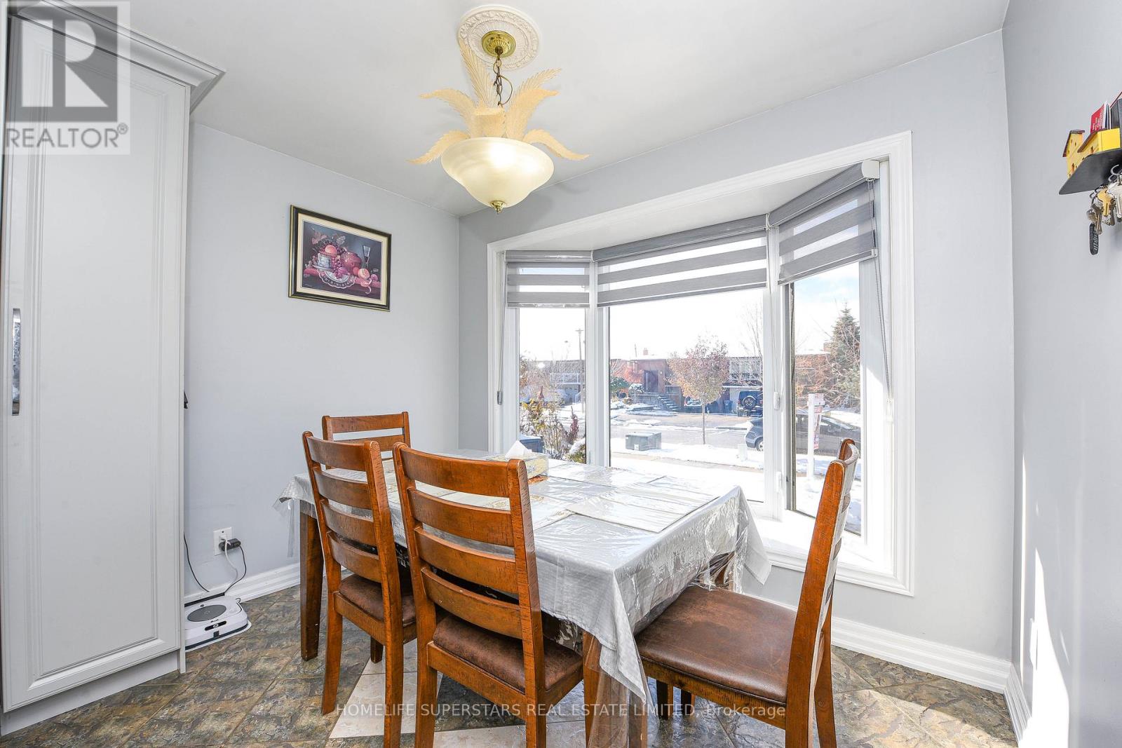 5 Norbert Road, Brampton, Ontario  L6Y 2J9 - Photo 6 - W12540030