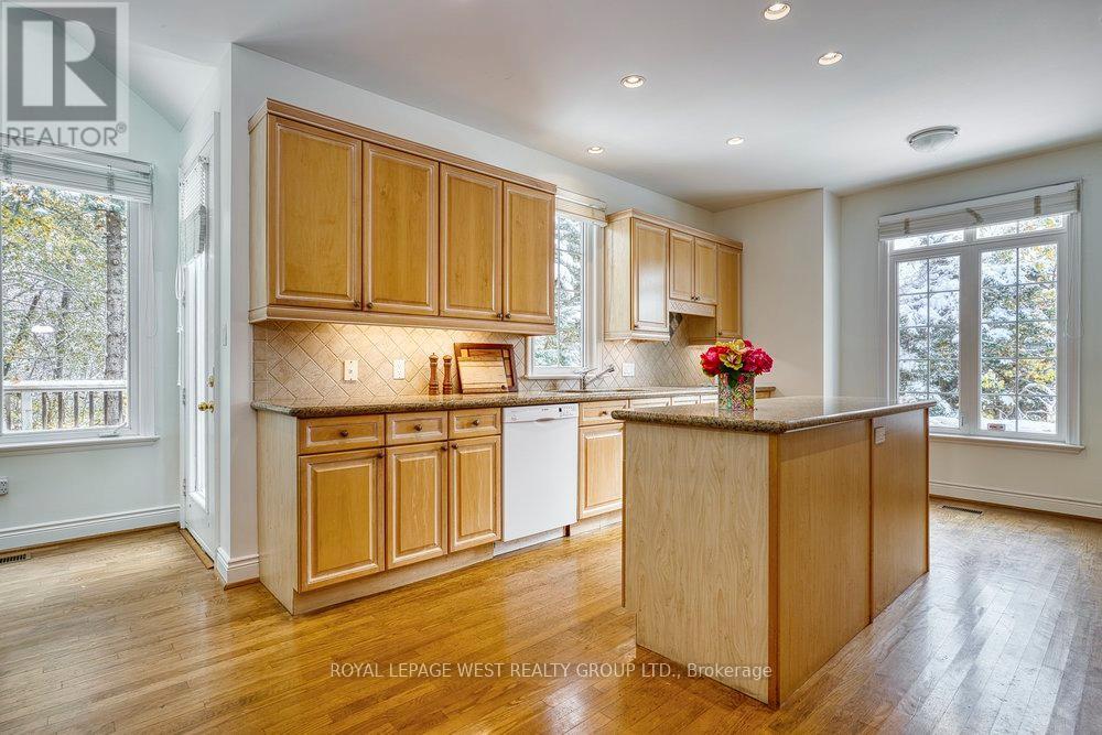 8 - 1205 Clarkson Road N, Mississauga, Ontario  L5J 2W1 - Photo 4 - W12540034