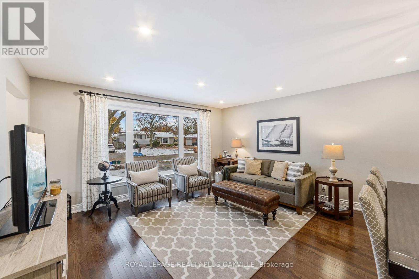 437 Withnell Crescent, Oakville, Ontario  L6L 3M1 - Photo 7 - W12540048