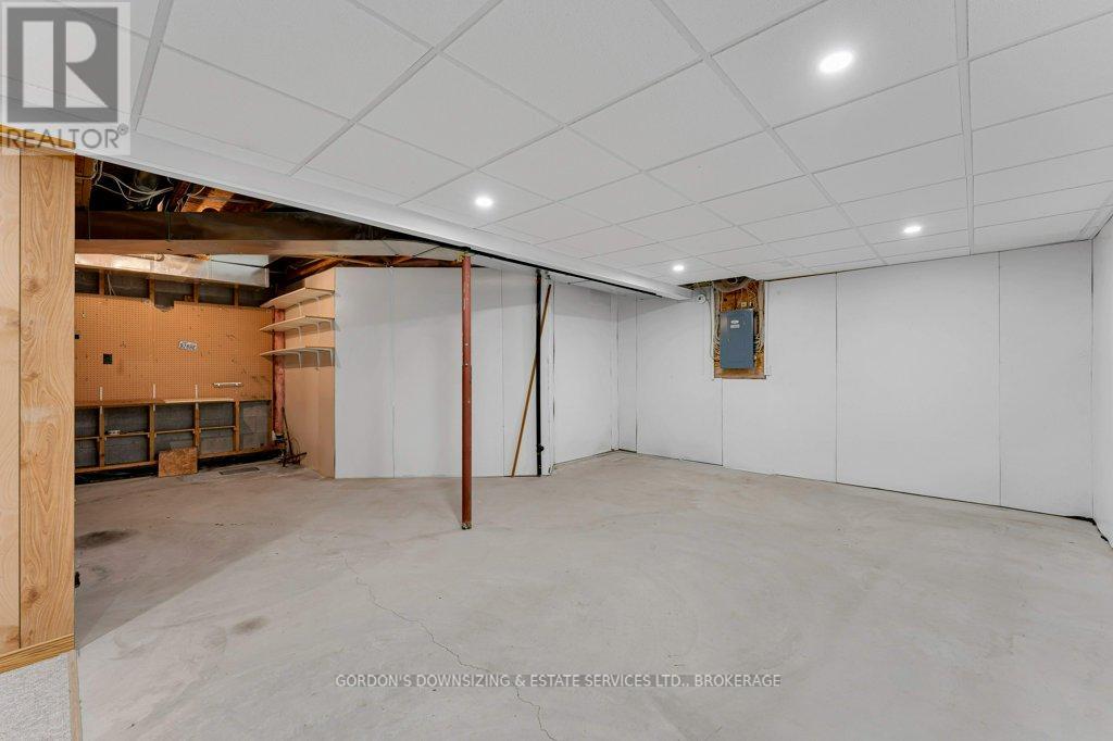 726 Millwood Drive, Kingston, Ontario K7M 8Z2 - Photo 36 - X12540148