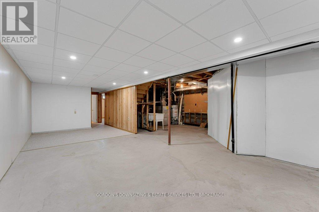 726 Millwood Drive, Kingston, Ontario K7M 8Z2 - Photo 37 - X12540148