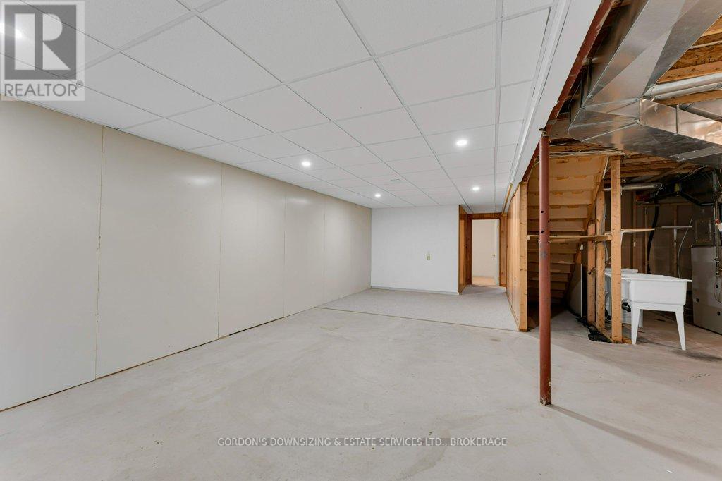 726 Millwood Drive, Kingston, Ontario K7M 8Z2 - Photo 38 - X12540148