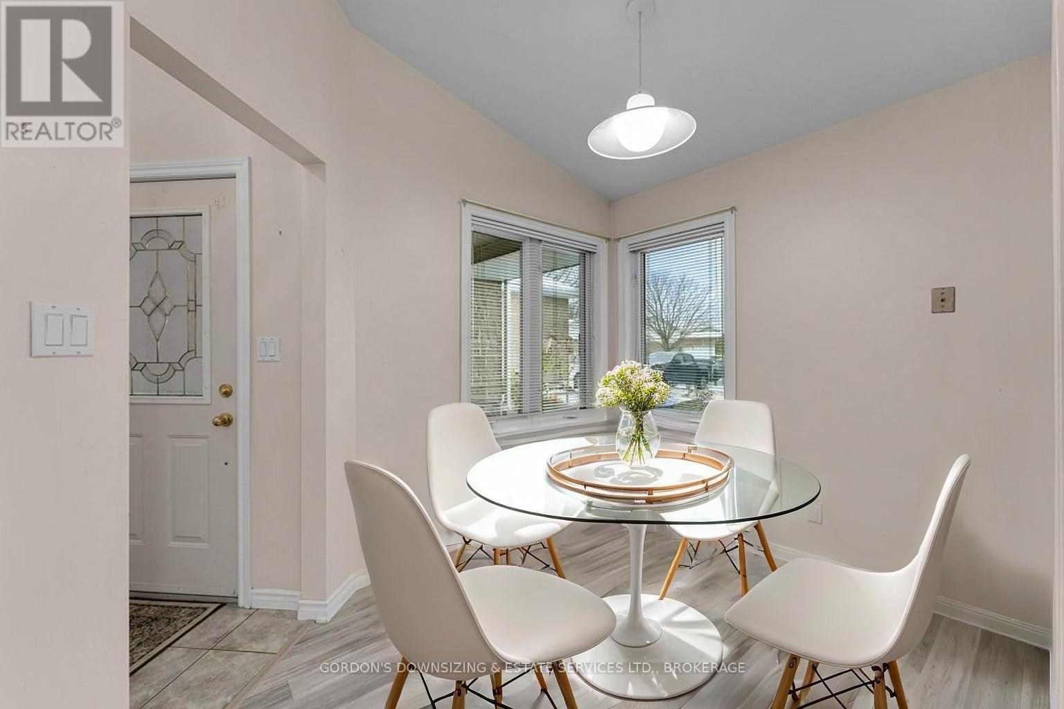 726 Millwood Drive, Kingston, Ontario K7M 8Z2 - Photo 4 - X12540148