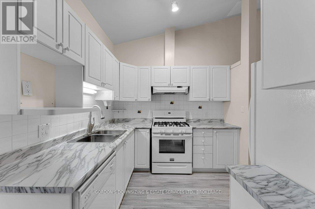 726 Millwood Drive, Kingston, Ontario K7M 8Z2 - Photo 7 - X12540148