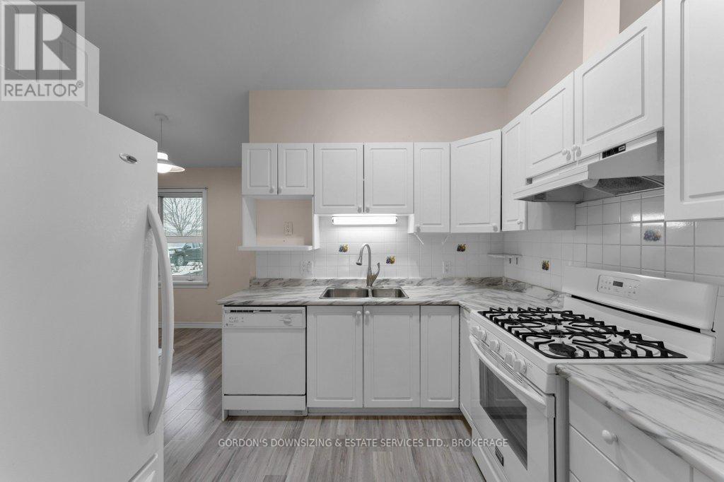 726 Millwood Drive, Kingston, Ontario K7M 8Z2 - Photo 8 - X12540148