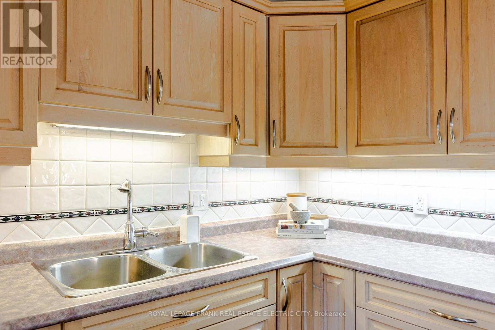 972 Southlawn Drive, Peterborough, Ontario  K9J 1G2 - Photo 19 - X12540192