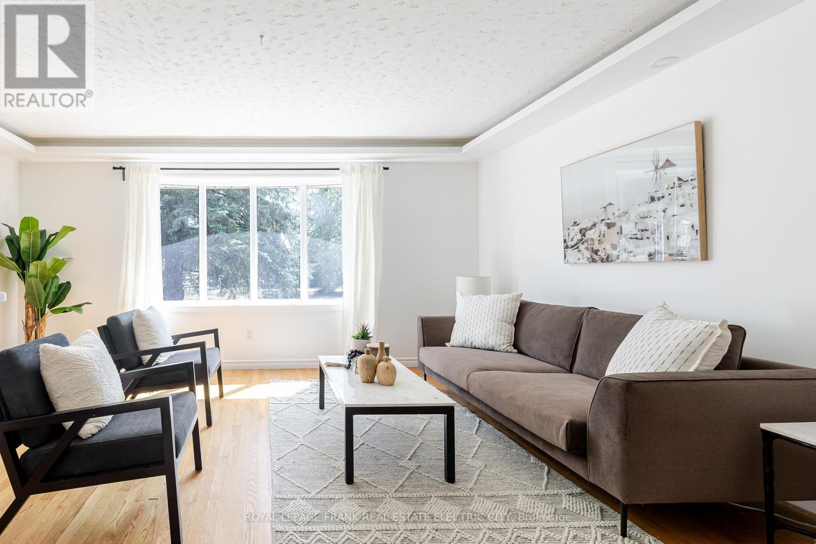 972 Southlawn Drive, Peterborough, Ontario  K9J 1G2 - Photo 6 - X12540192