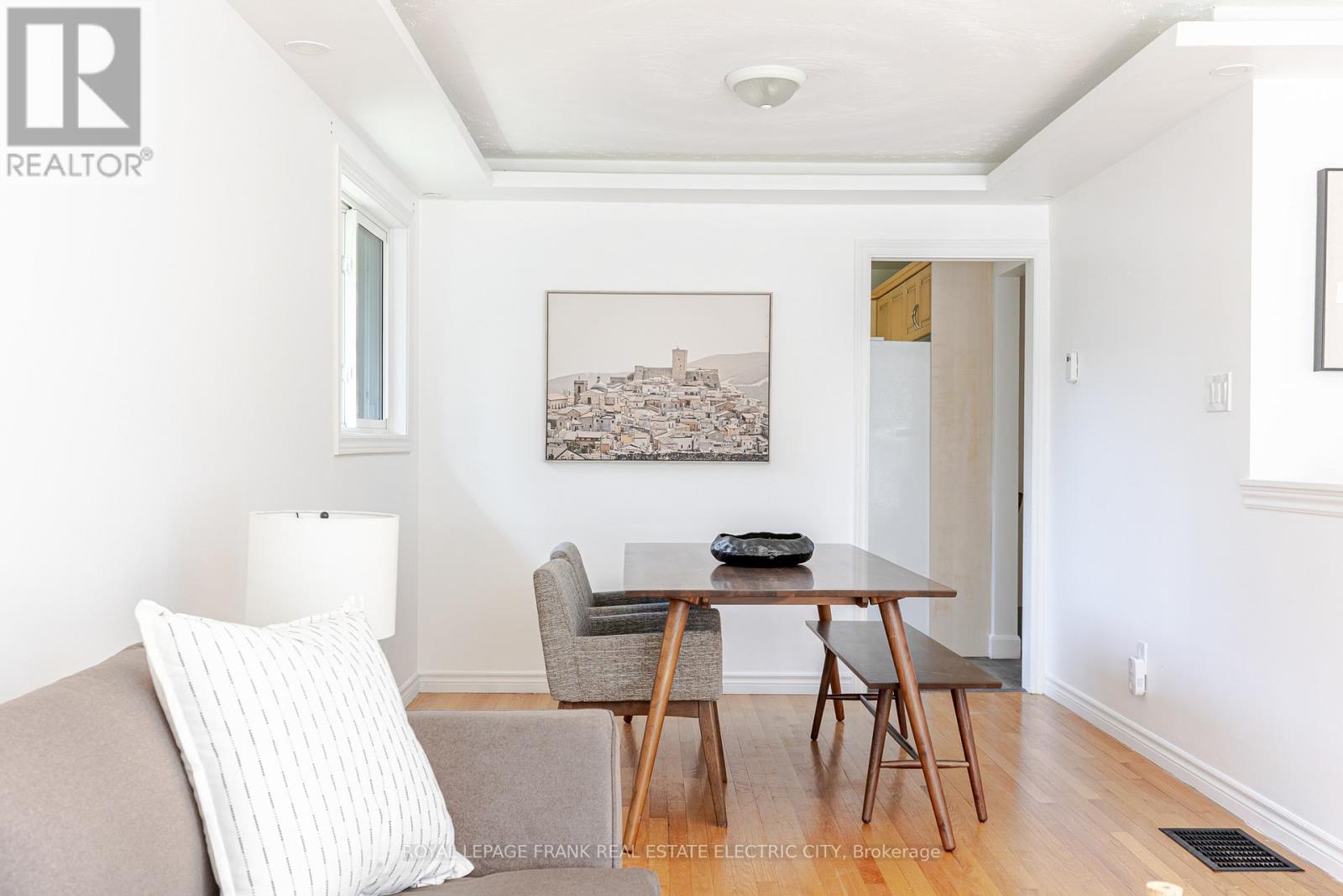 972 Southlawn Drive, Peterborough, Ontario  K9J 1G2 - Photo 9 - X12540192