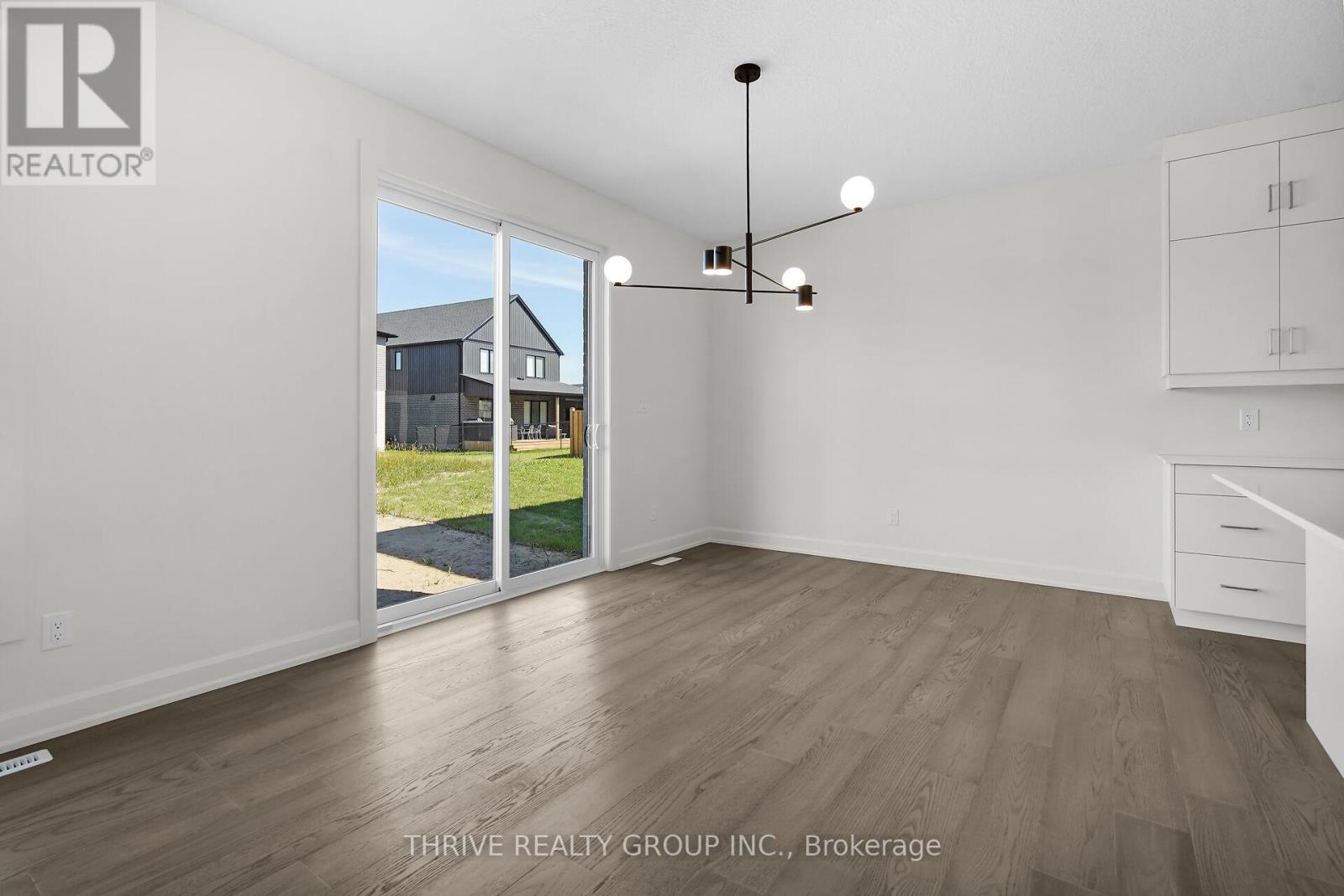 3843 Petalpath Way, London South, Ontario  N6P 1H5 - Photo 8 - X12540128