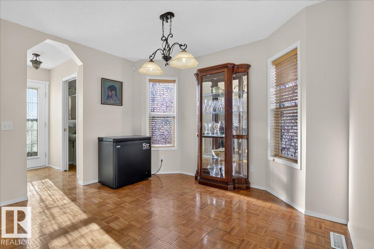 2841 41 Av Nw, Edmonton, Alberta  T6T 1M4 - Photo 14 - E4465561