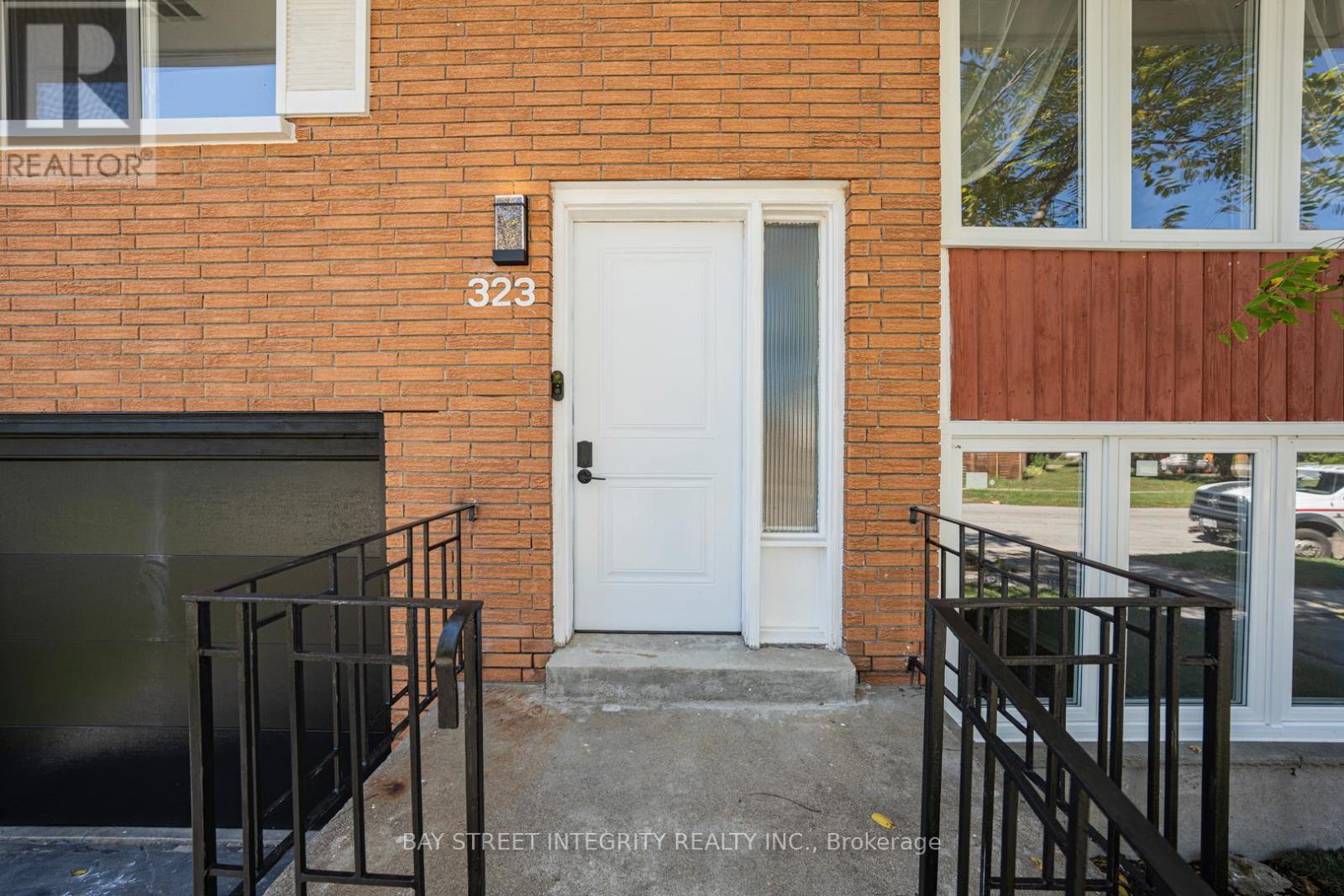 323 Clifton Road, Kitchener, Ontario  N2H 4W1 - Photo 2 - X12540084