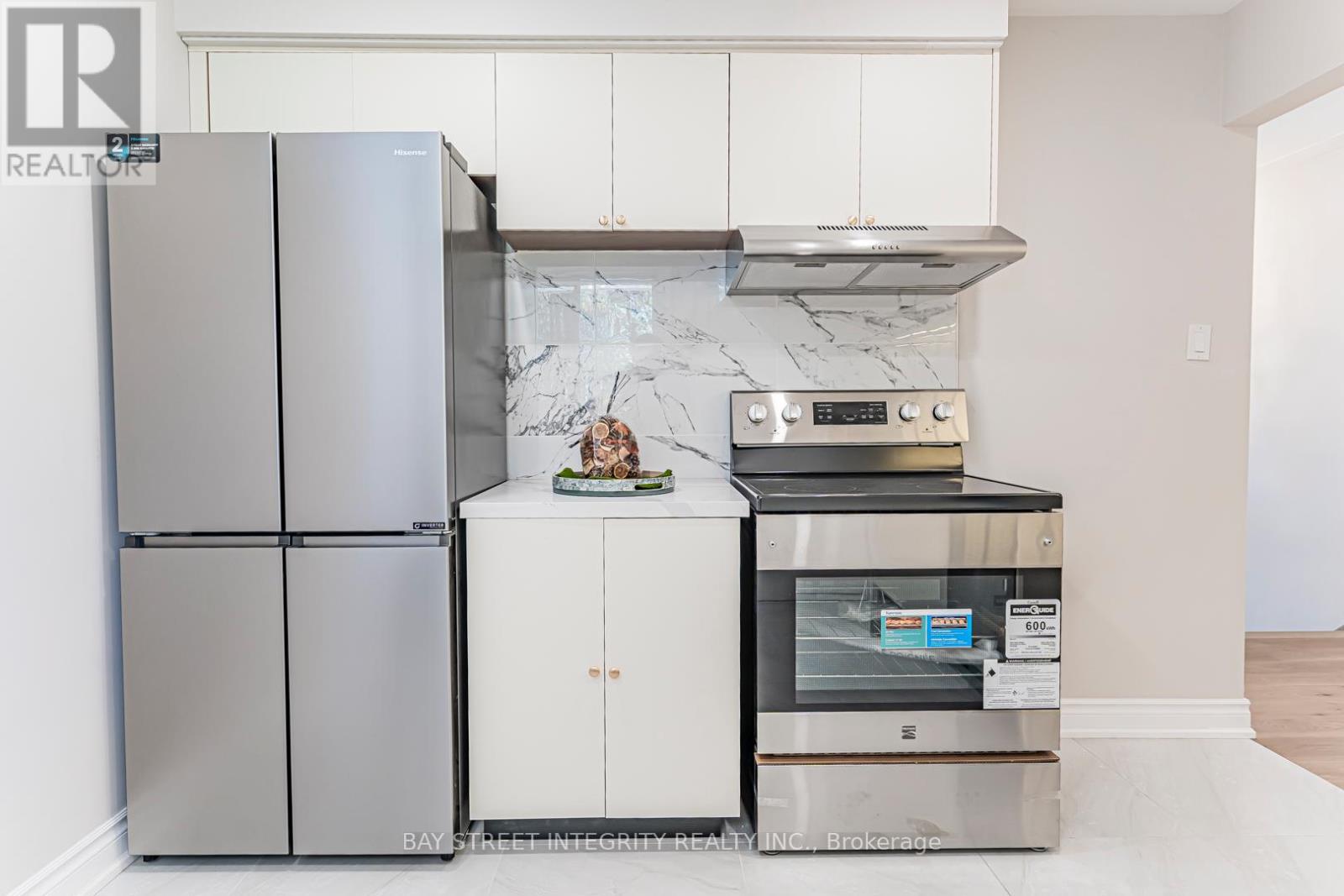 323 Clifton Road, Kitchener, Ontario  N2H 4W1 - Photo 26 - X12540084