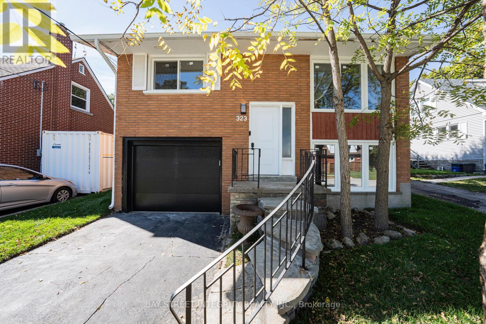 323 Clifton Road, Kitchener, Ontario  N2H 4W1 - Photo 3 - X12540084