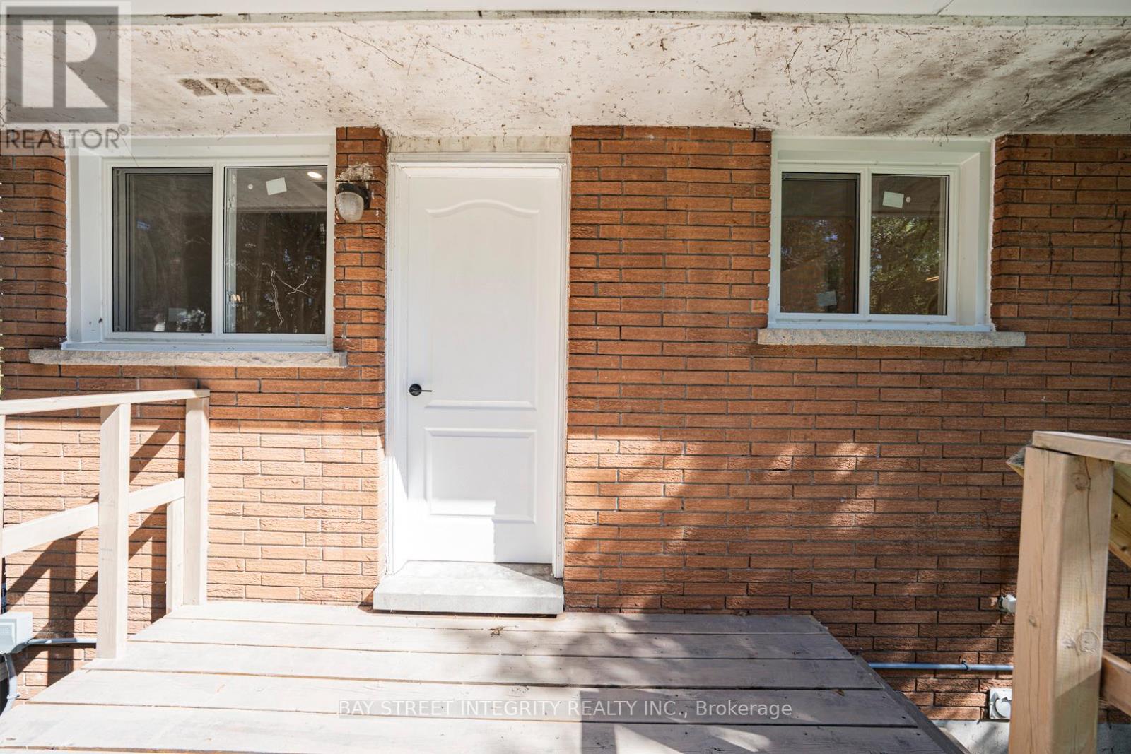 323 Clifton Road, Kitchener, Ontario  N2H 4W1 - Photo 40 - X12540084