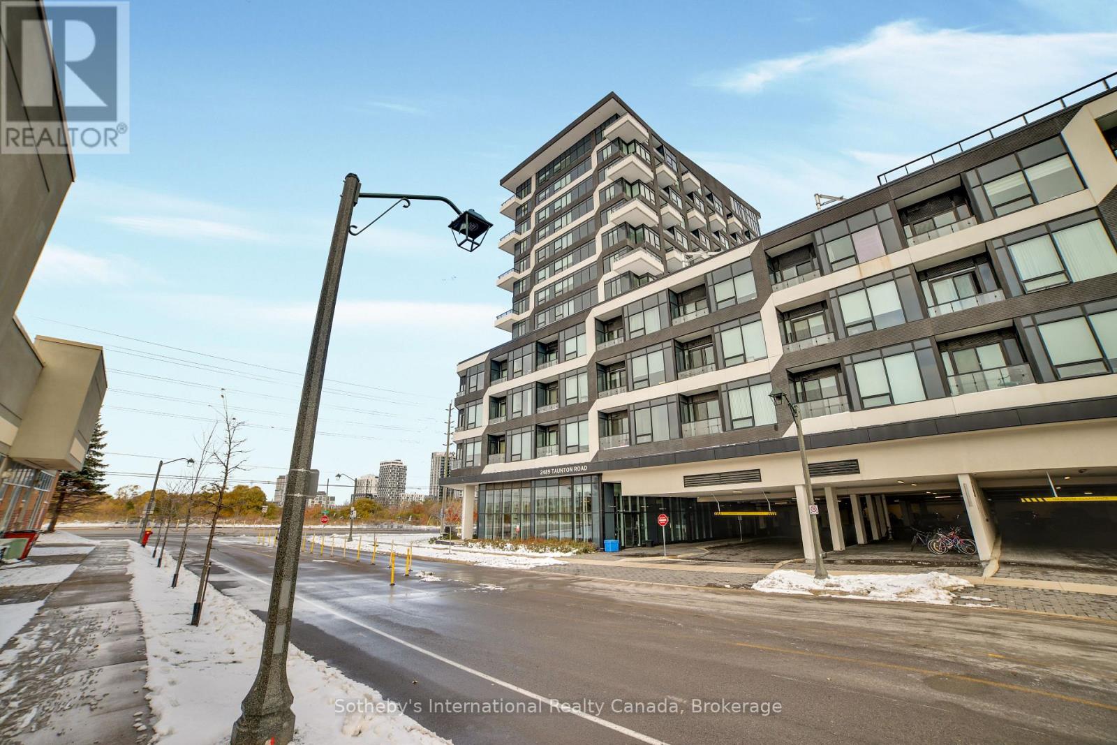 413 - 2489 Taunton Road, Oakville, Ontario L6H 3R9 - Photo 2 - W12540196