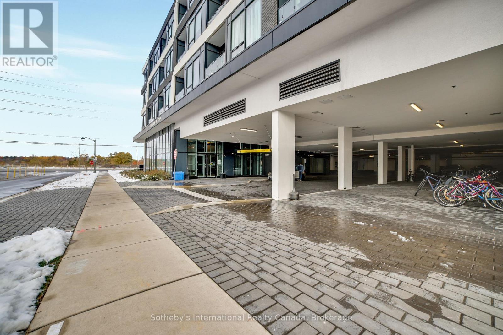 413 - 2489 Taunton Road, Oakville, Ontario L6H 3R9 - Photo 3 - W12540196