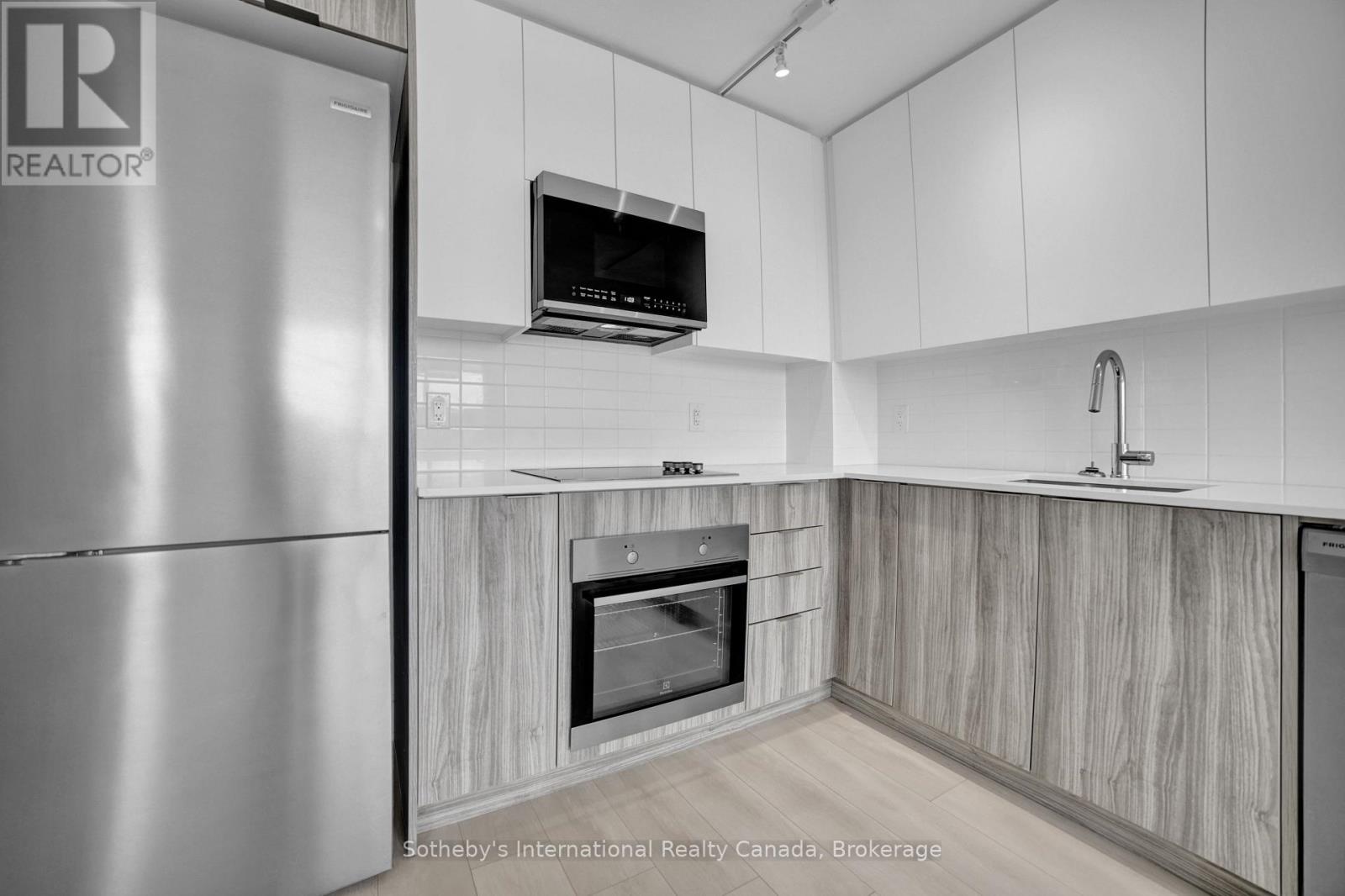 413 - 2489 Taunton Road, Oakville, Ontario L6H 3R9 - Photo 8 - W12540196