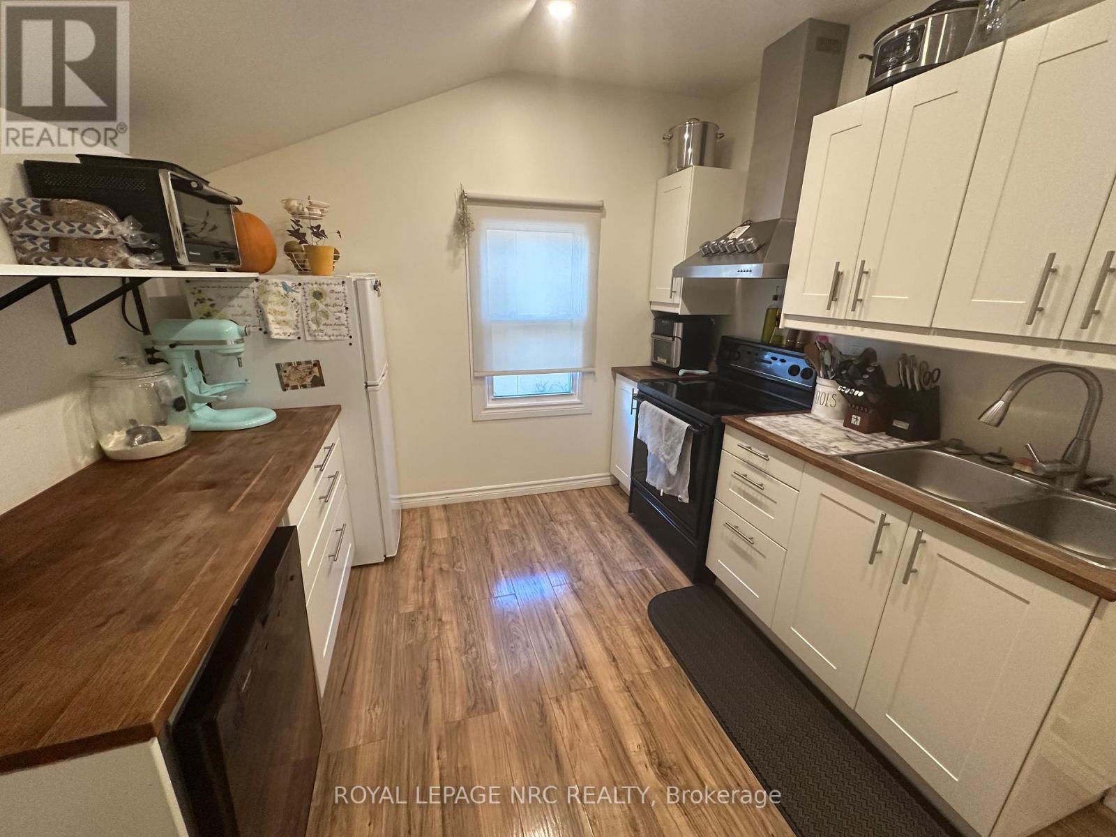 3 Portland Street, Thorold, Ontario  L2V 1R9 - Photo 13 - X12540156