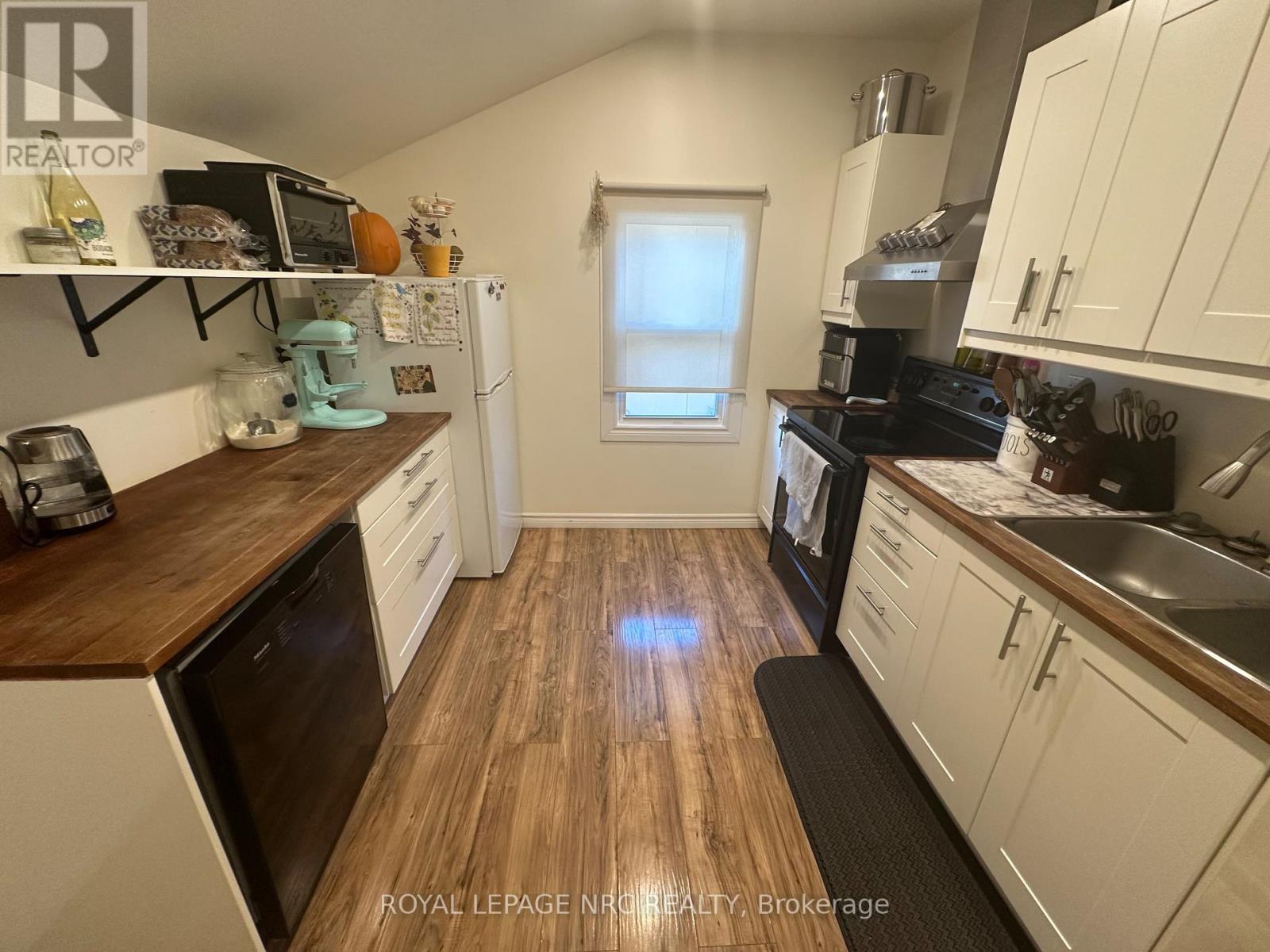 3 Portland Street, Thorold, Ontario  L2V 1R9 - Photo 14 - X12540156