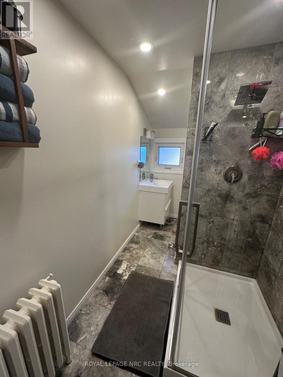 3 Portland Street, Thorold, Ontario  L2V 1R9 - Photo 23 - X12540156