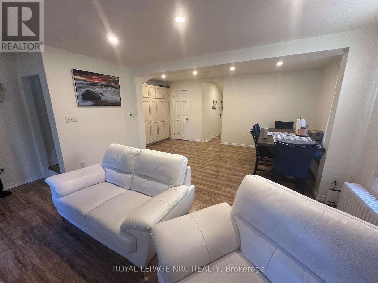 3 Portland Street, Thorold, Ontario  L2V 1R9 - Photo 4 - X12540156