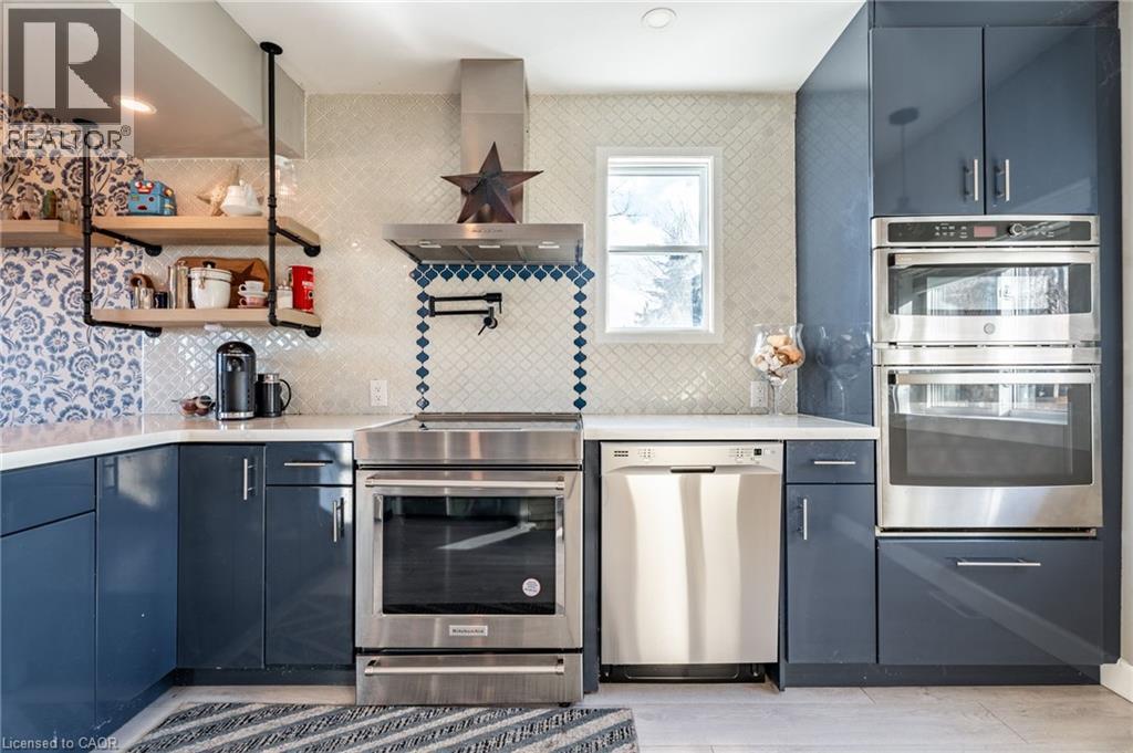 735 BEACH Boulevard, Hamilton, Ontario