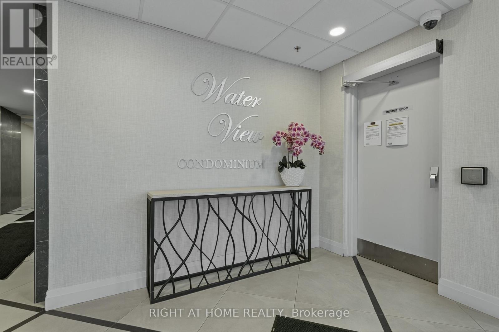 409 - 6 Toronto Street, Barrie, Ontario L4N 9R2 - Photo 3 - S12526486