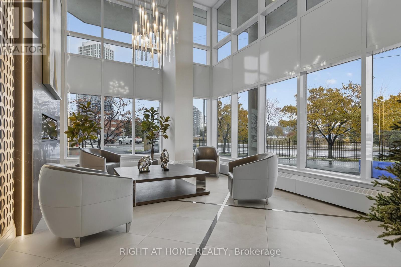 409 - 6 Toronto Street, Barrie, Ontario L4N 9R2 - Photo 4 - S12526486