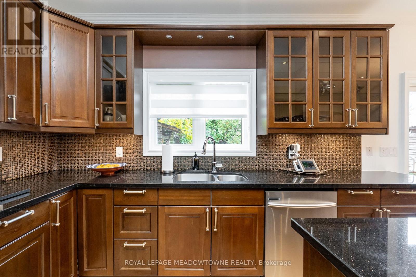 26 Emperor Drive, Brampton, Ontario  L6P 1X5 - Photo 12 - W12535154