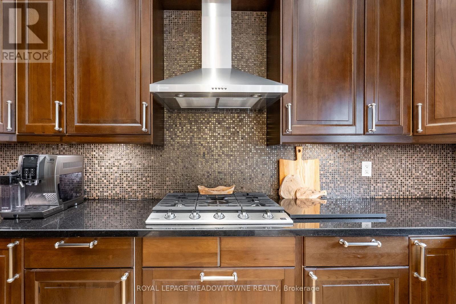 26 Emperor Drive, Brampton, Ontario  L6P 1X5 - Photo 13 - W12535154