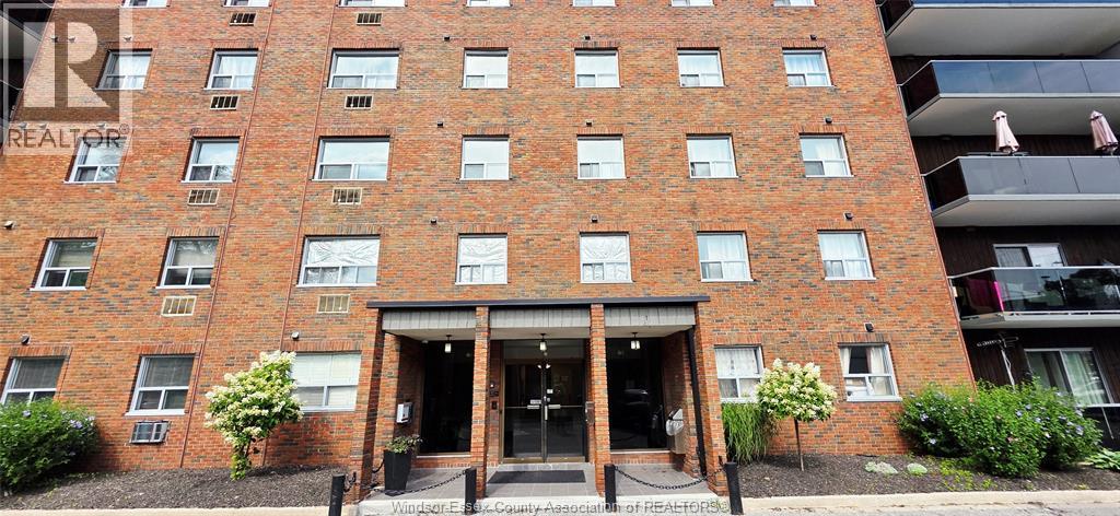 MLS# 25028716: 3900 WYANDOTTE STREET East Unit# 418, Windsor, Canada