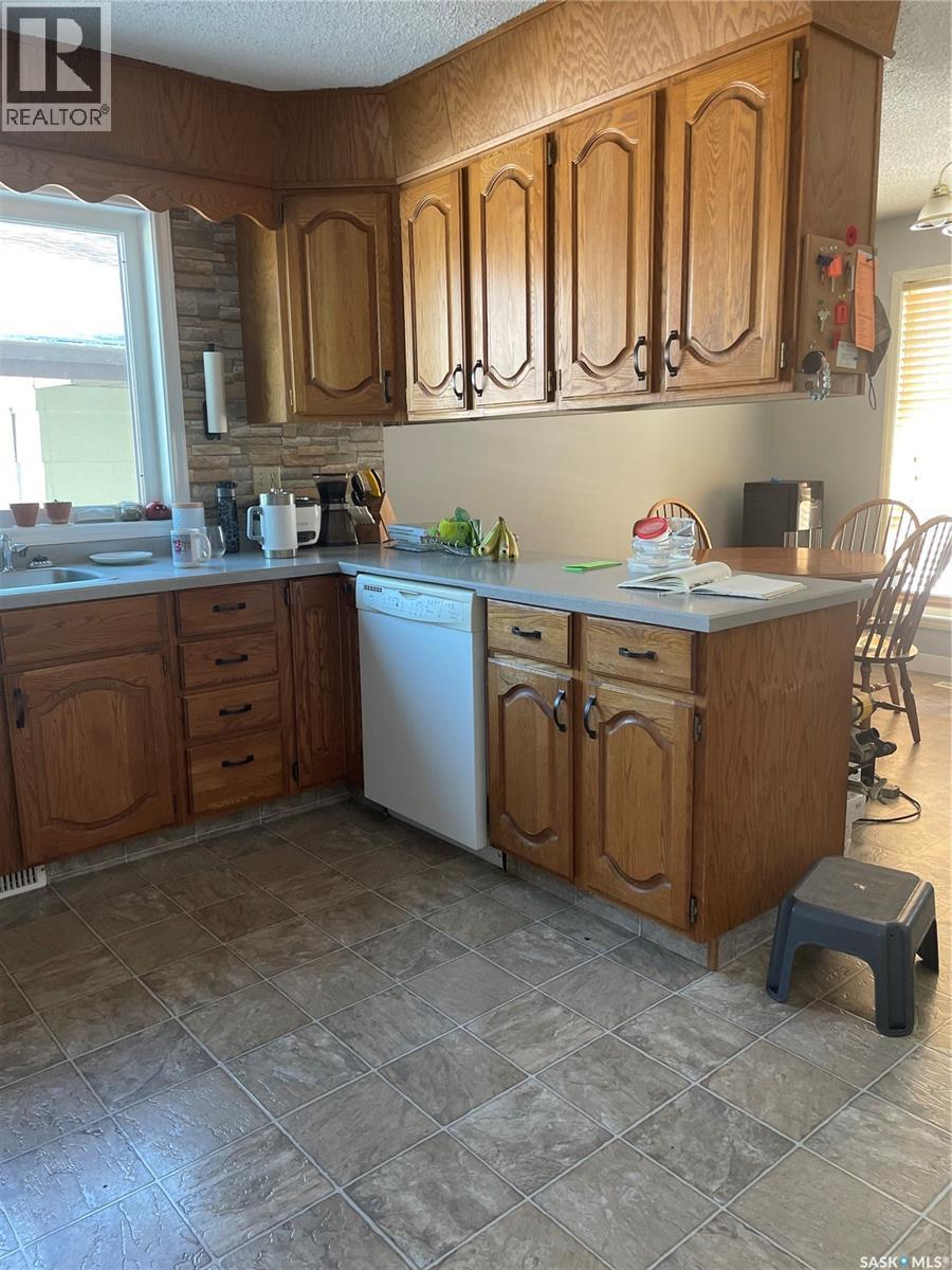 506 9th Street E, Wynyard, Saskatchewan  S0A 4T0 - Photo 8 - SK023953