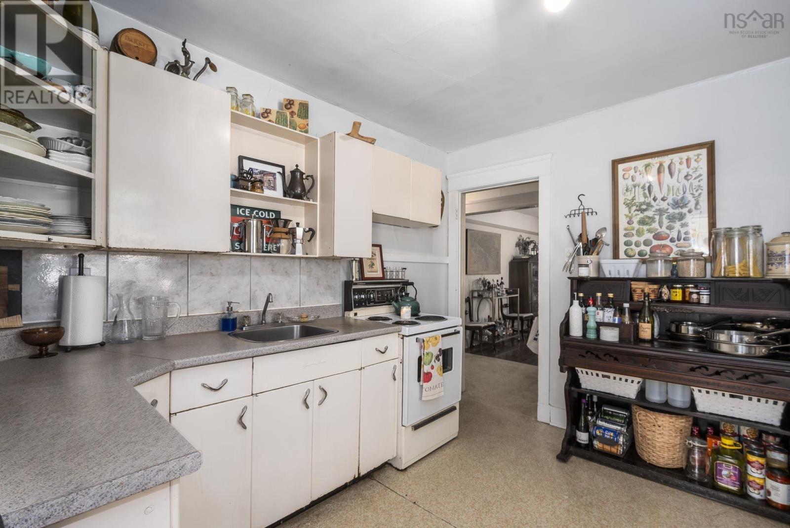 5508-5512 Sebastian Place, Halifax, Nova Scotia  B3K 2K6 - Photo 8 - 202520566