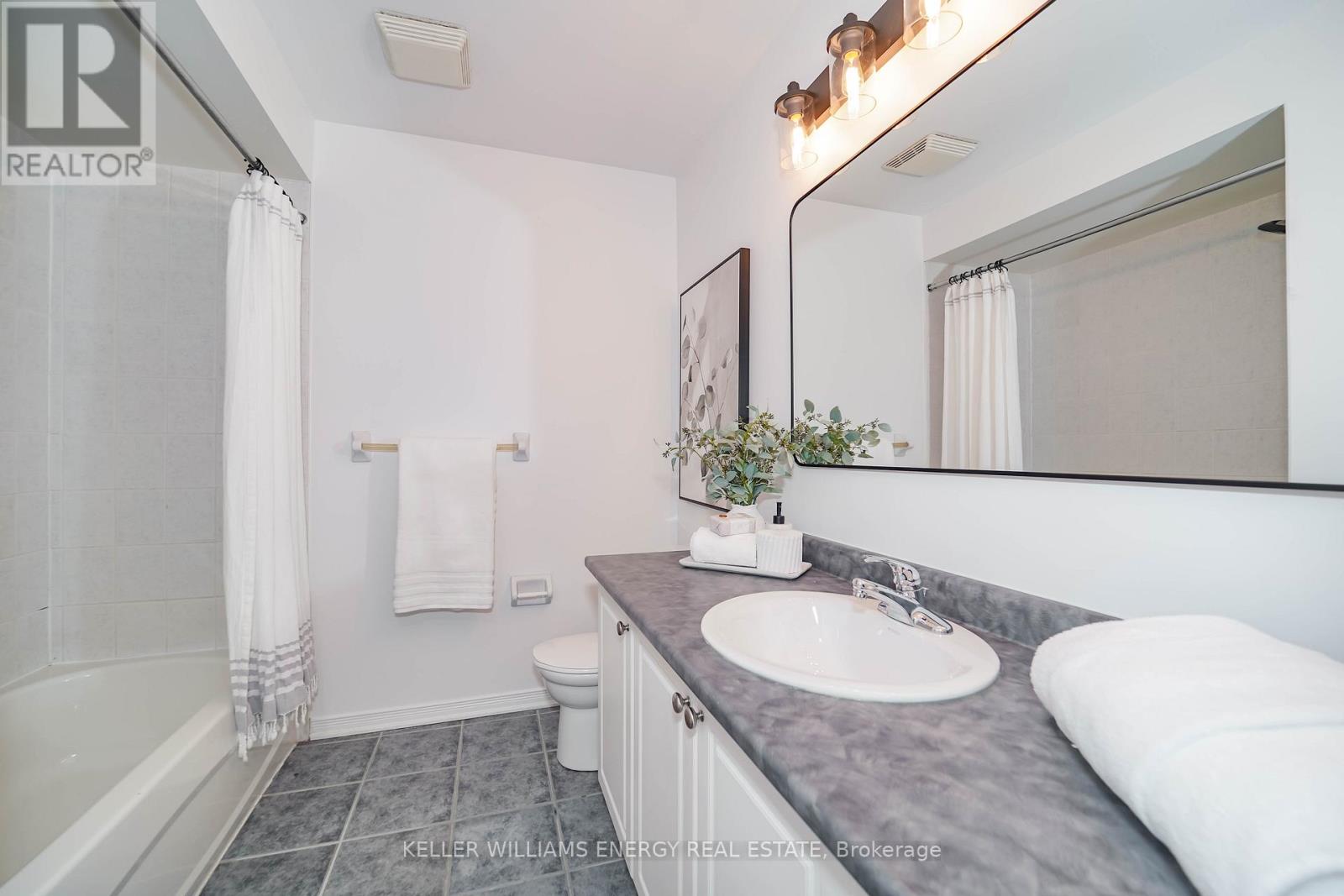 38 Elliottglen Drive, Ajax, Ontario  L1Z 0H2 - Photo 18 - E12540500