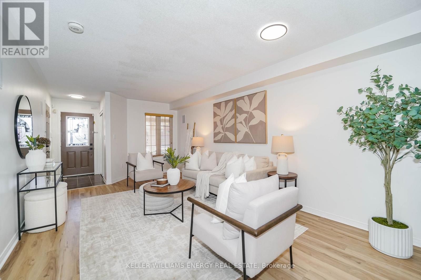 38 Elliottglen Drive, Ajax, Ontario  L1Z 0H2 - Photo 4 - E12540500