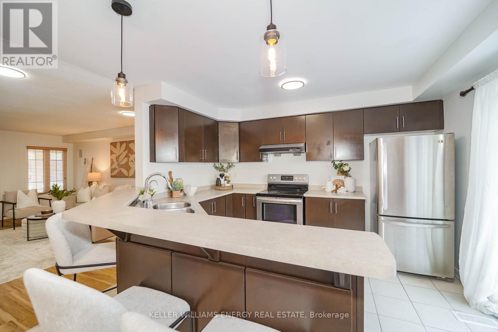 38 Elliottglen Drive, Ajax, Ontario  L1Z 0H2 - Photo 7 - E12540500