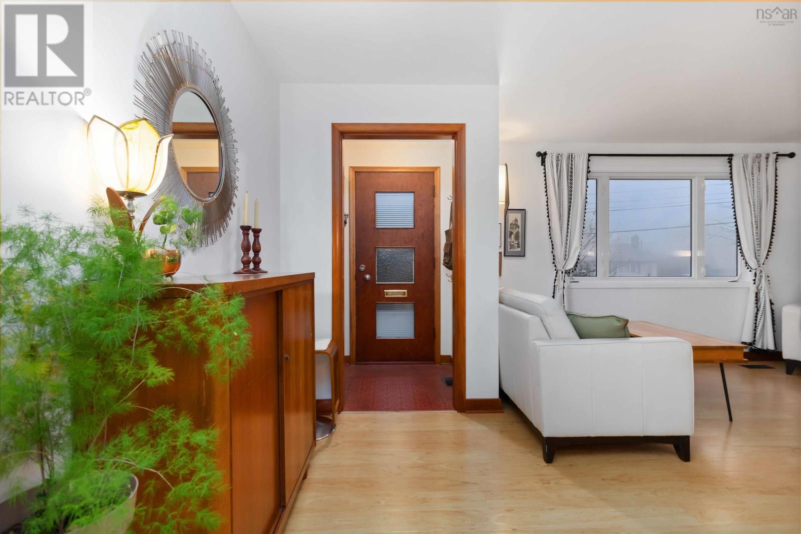 Property at 16 Ellen Drive image 5