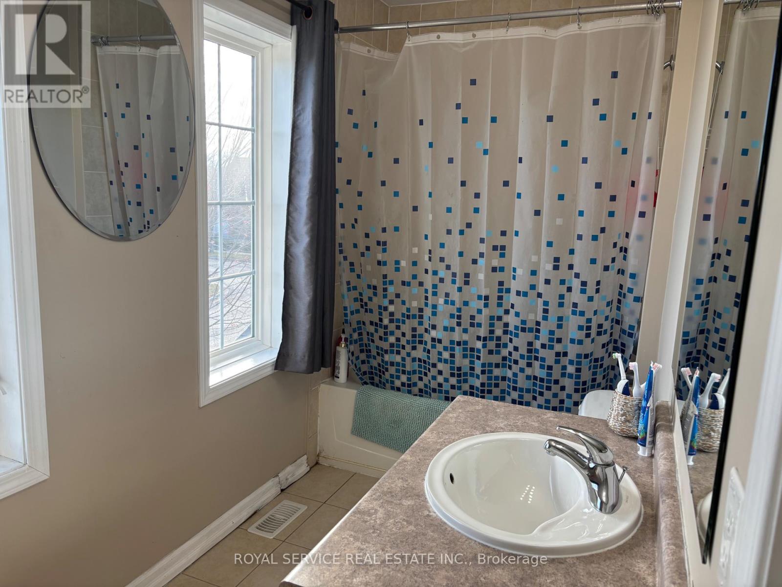 754 Carlisle Street, Cobourg, Ontario K9A 0C6 - Photo 12 - X12540476