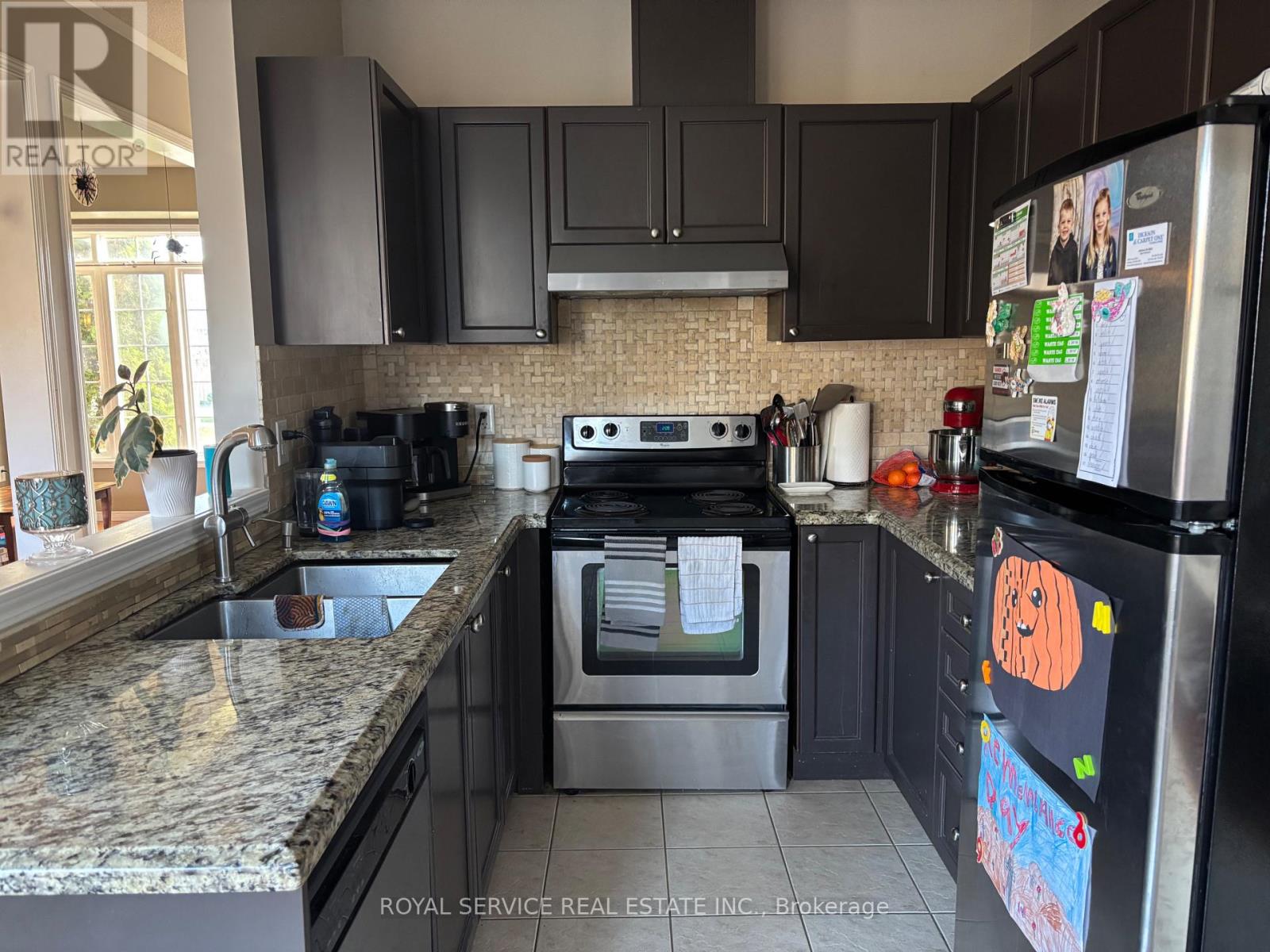 754 Carlisle Street, Cobourg, Ontario K9A 0C6 - Photo 4 - X12540476